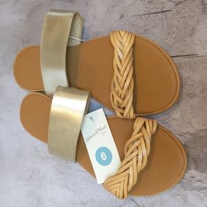 Universal Thread Sandals
